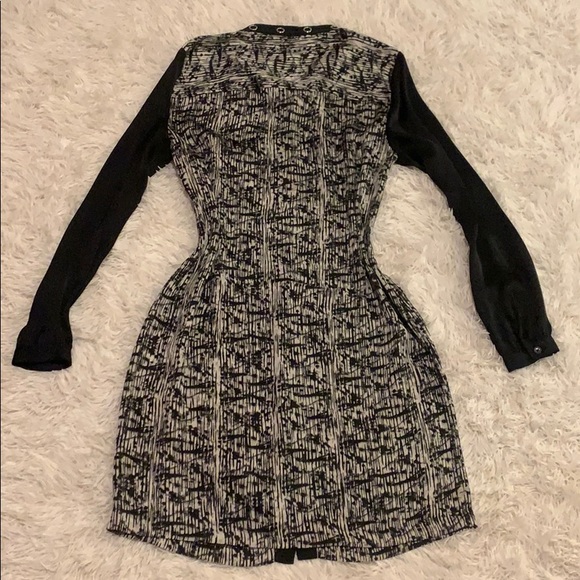 Dress - Picture 4 of 5